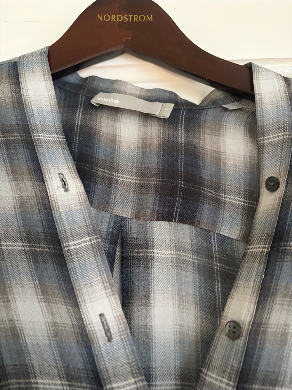 Vince Women's Blue and White Plaid Button-Down Shirt - Picture 5 of 5